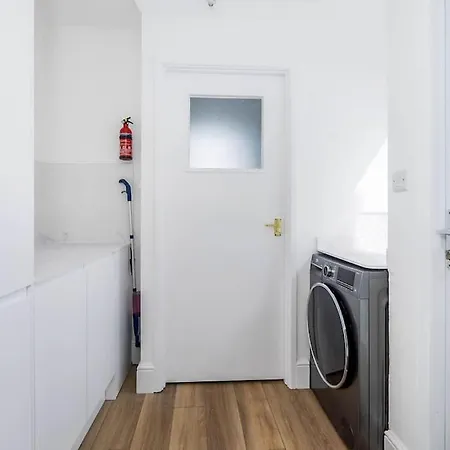 Modernised Townhouse Centrally Located Incl Parking Penzance Exterior photo