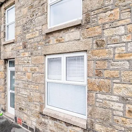 Modernised Townhouse Centrally Located Incl Parking Penzance Exterior photo